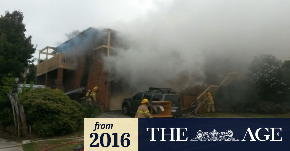 Firefighter hurt as fire guts Geelong home